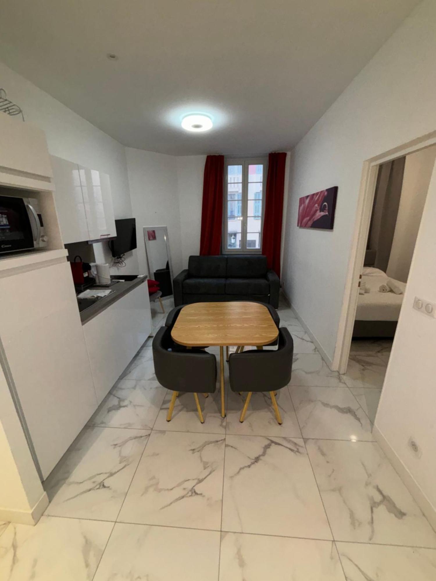 Appartement 4 Couchages Idealement Place Promenade Des Anglais / Cours Saleya ニース エクステリア 写真