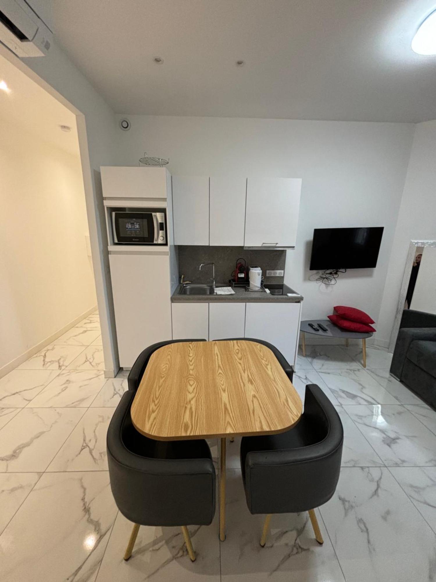 Appartement 4 Couchages Idealement Place Promenade Des Anglais / Cours Saleya ニース エクステリア 写真