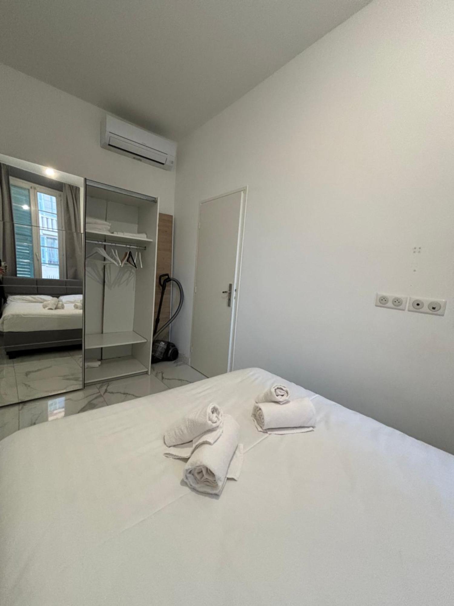 Appartement 4 Couchages Idealement Place Promenade Des Anglais / Cours Saleya ニース エクステリア 写真